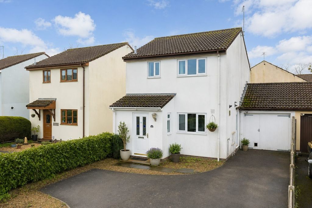 Property photo 1 of 14 4701031