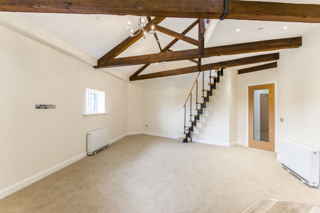 Property photo 3 of 8 Livingroom4