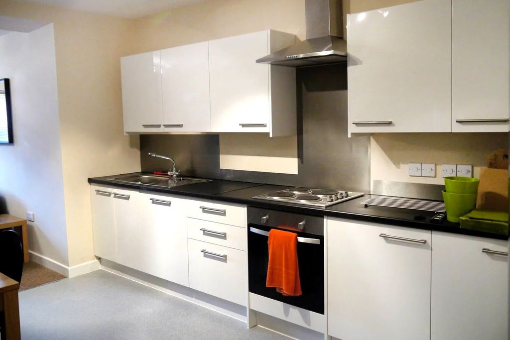 Property photo 3 of 8