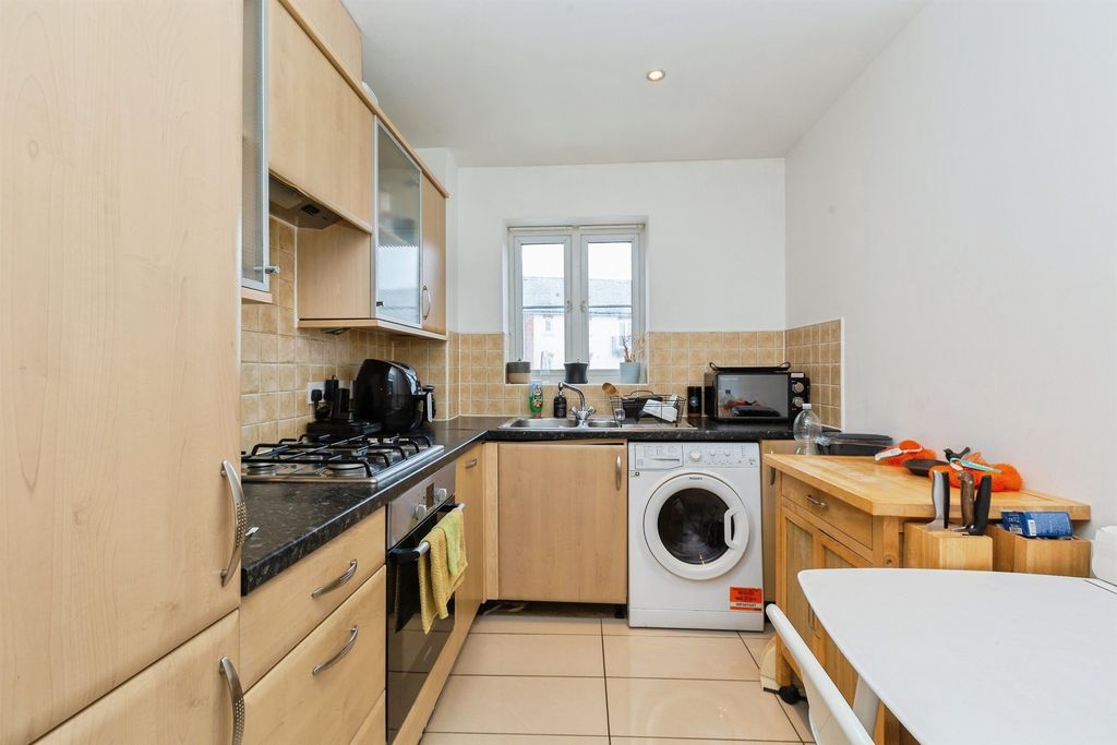 Property photo 2 of 10