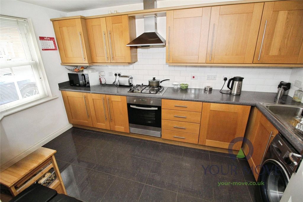 Property photo 3 of 16 Kitchen/Breakfast Rm