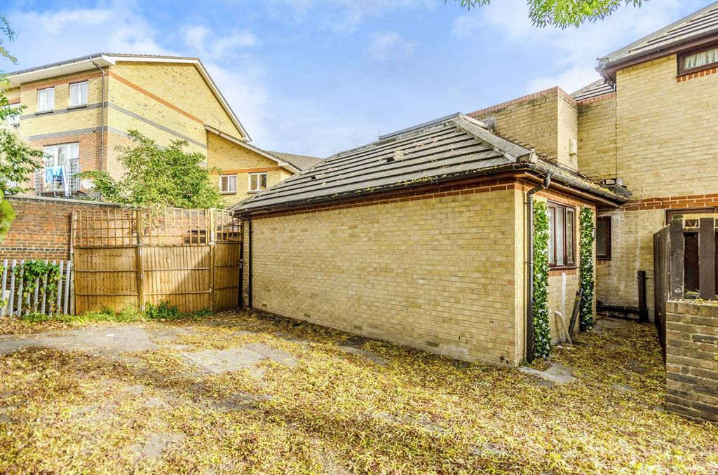 Property photo 2 of 12