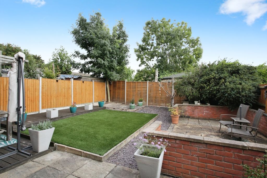 Property photo 2 of 17 Photo