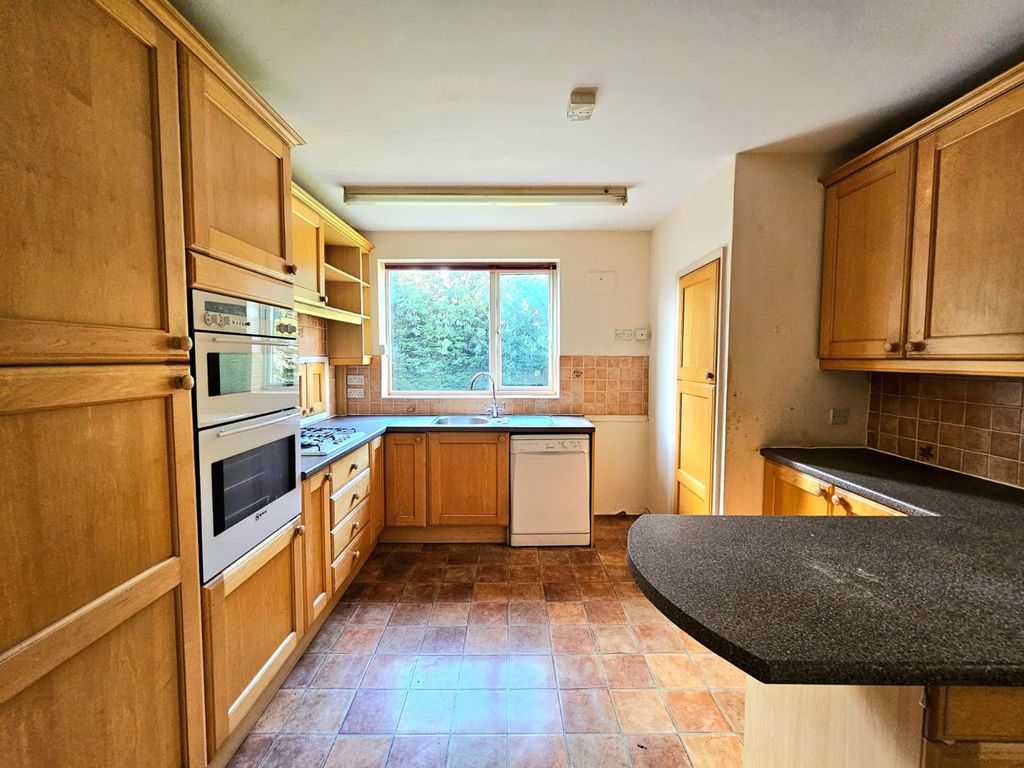 Property photo 2 of 23