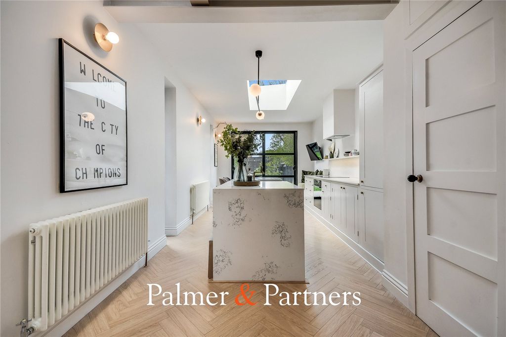 Property photo 1 of 31 Picture No. 23