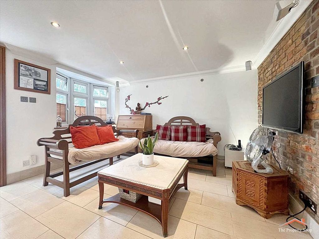 Property photo 3 of 13