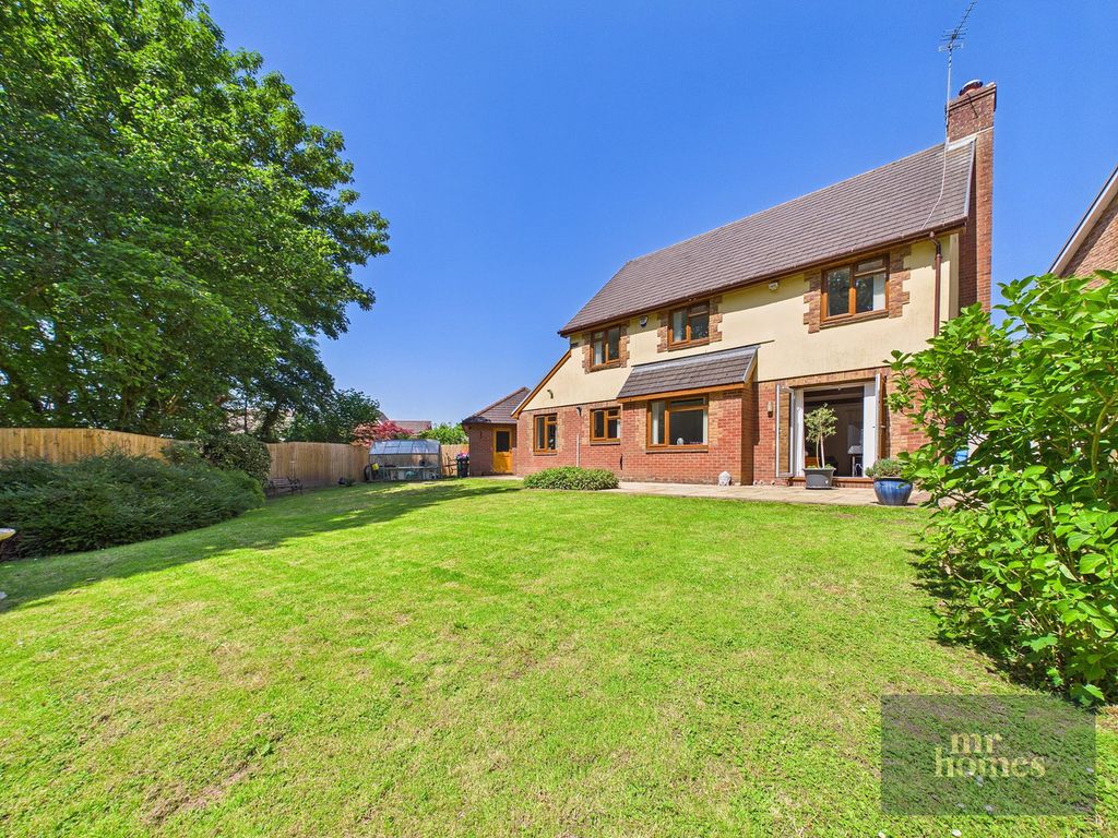Property photo 2 of 43