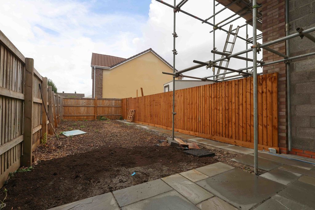 Property photo 3 of 13 Garden