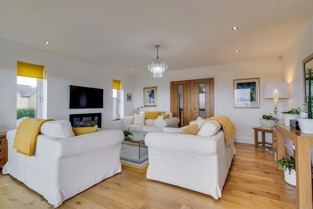 Additional image 11 of 5 bed detached house for saleFoxroyd Lane, Dewsbury WF12