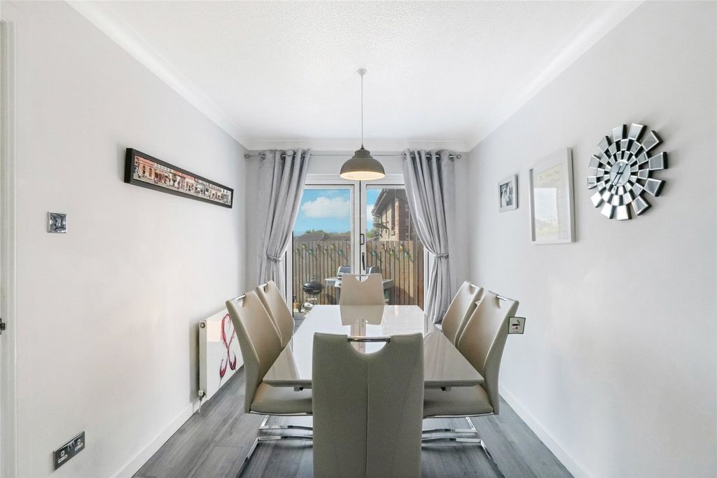 Property photo 3 of 25 Dining Room