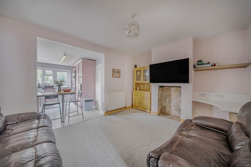 Property photo 2 of 22 1368856-4-68F281d...