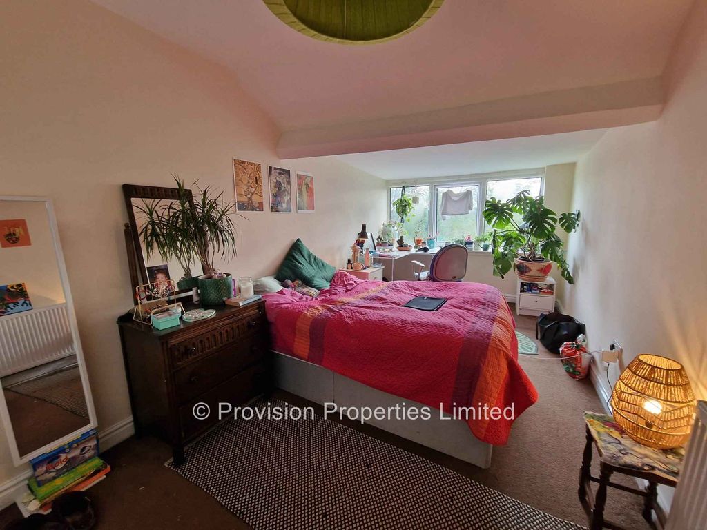 Property photo 2 of 18 Photo
