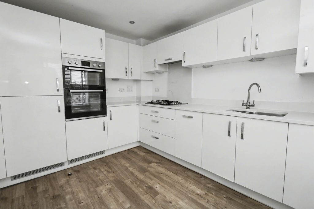 Property photo 3 of 16 Img_1325