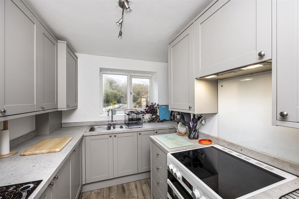 Property photo 2 of 16 Kitchen