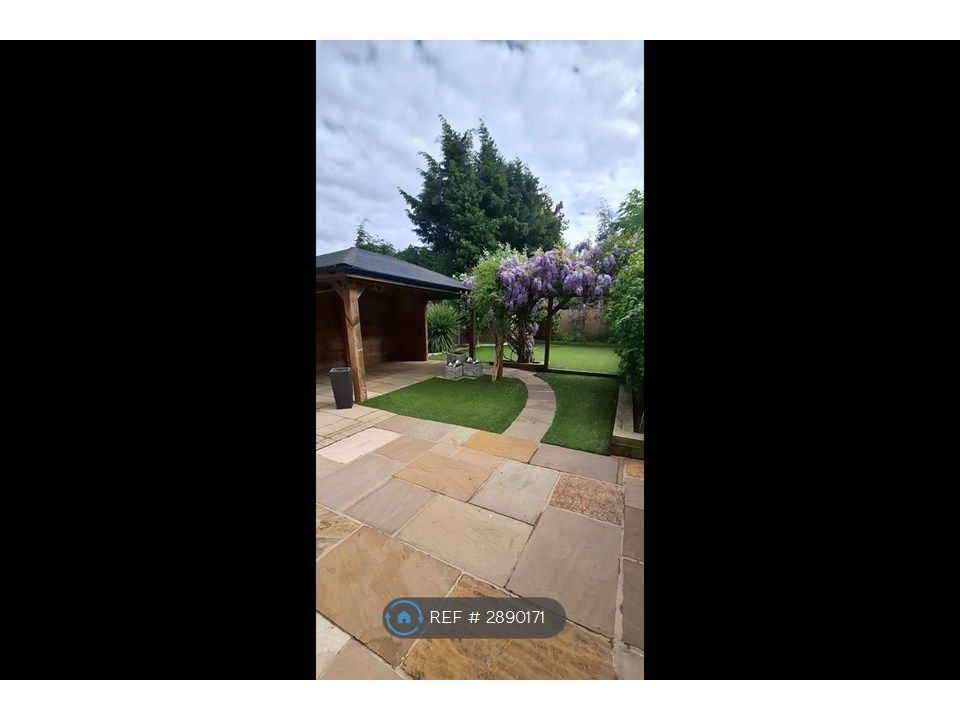 Property photo 2 of 23 Garden And Patio