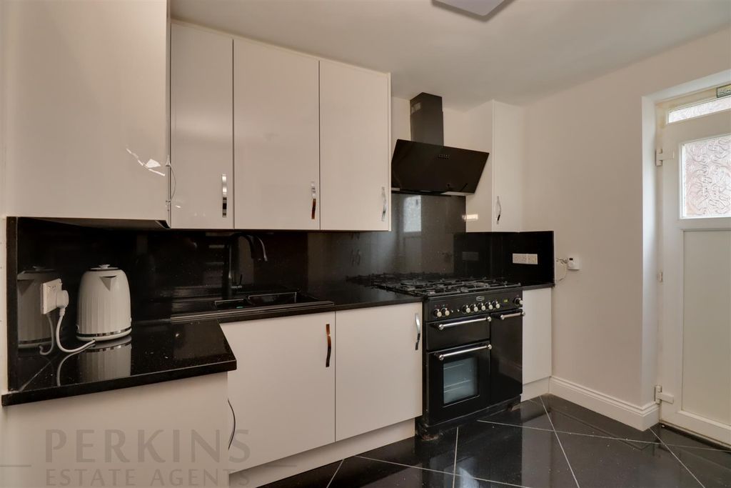 Property photo 3 of 5 Kitchen.Jpg
