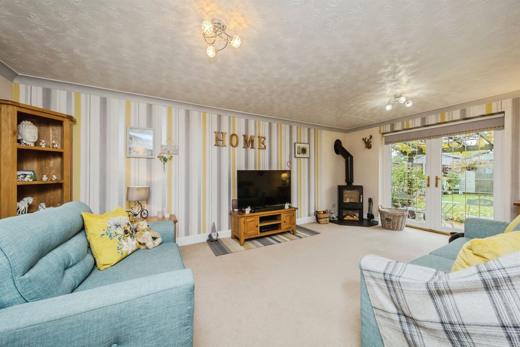 Property photo 3 of 17