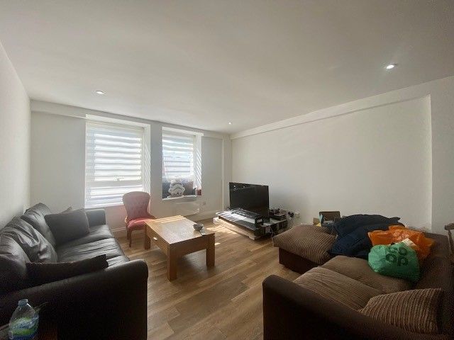 Property photo 2 of 7 Living Room