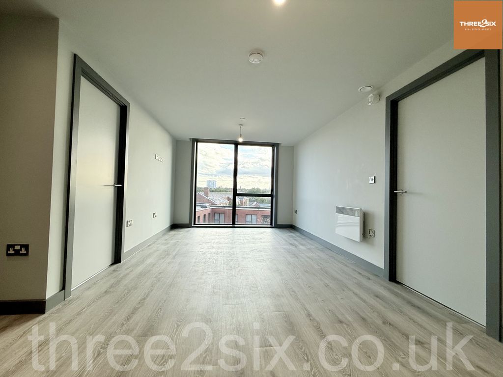 Property photo 3 of 8 Loung