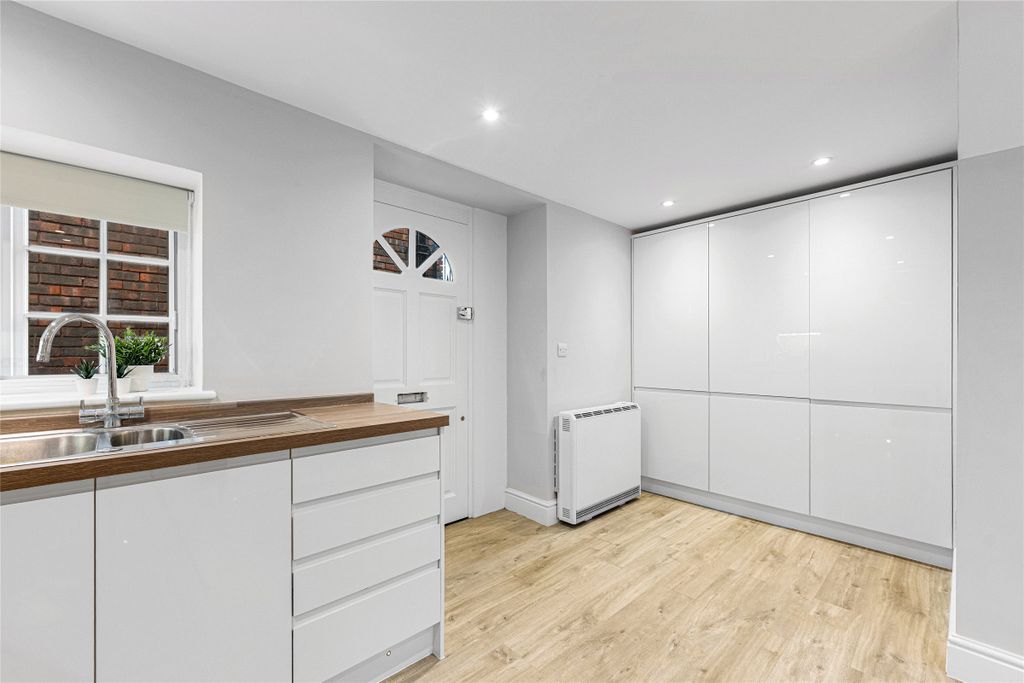 Property photo 3 of 11 Picture No. 10