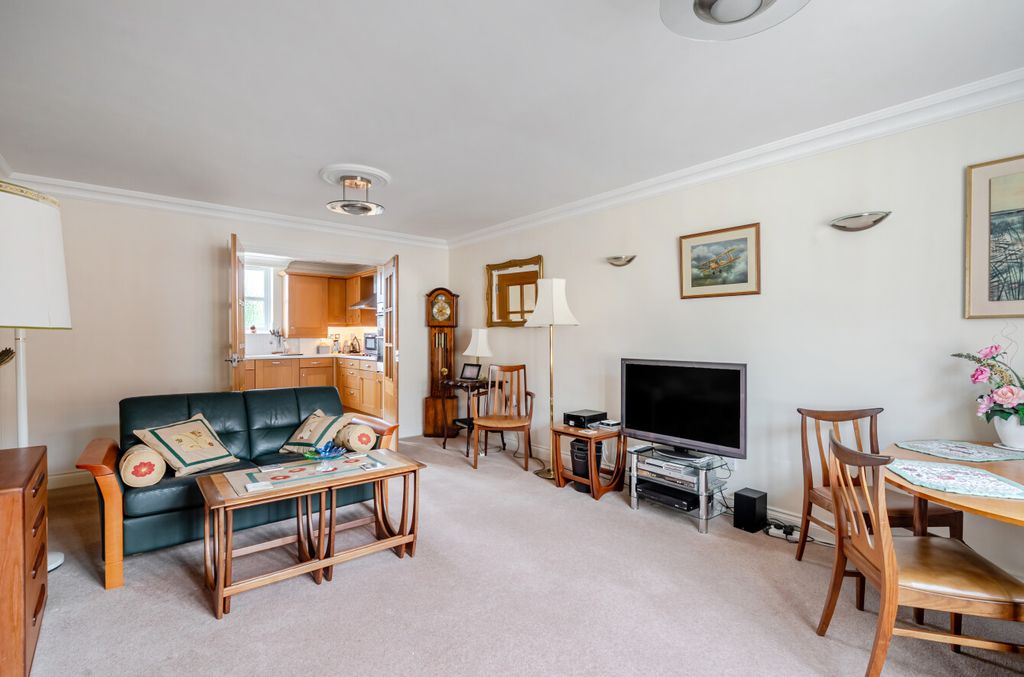 Property photo 3 of 11