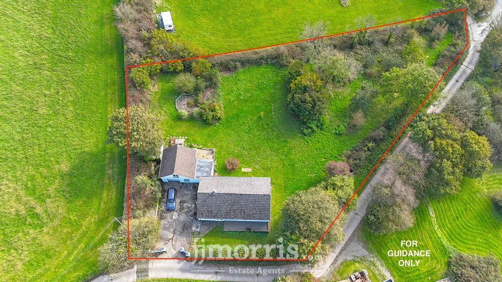 Property photo 2 of 49 1Cab372F-1Ae5-40CE-96Ab-5757E0De318C.Jpeg