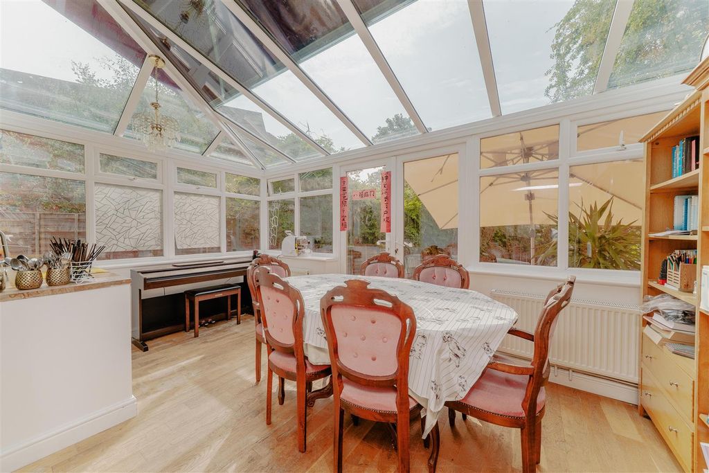 Property photo 2 of 17 Conservatory