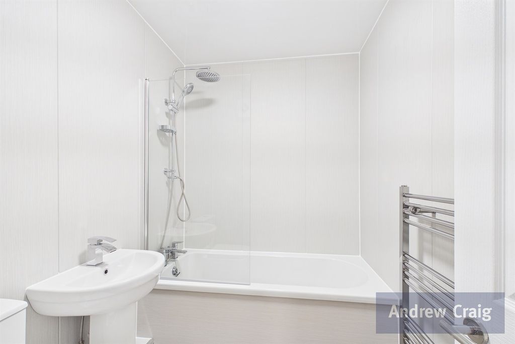 Property photo 3 of 12 Bathroom