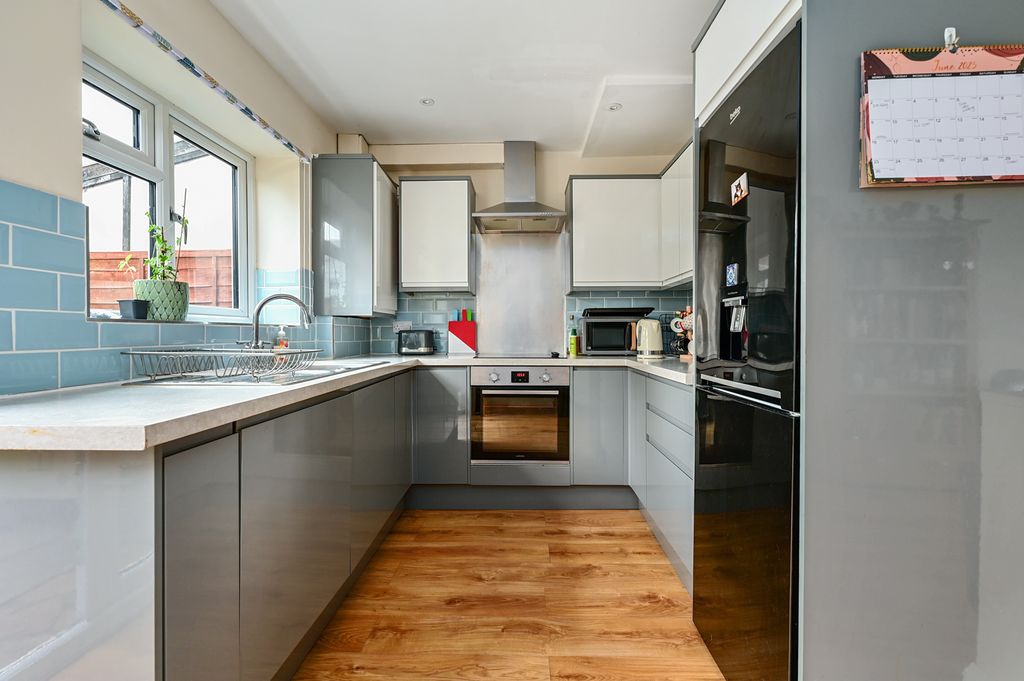 Property photo 3 of 9 31 Kingsway (9)