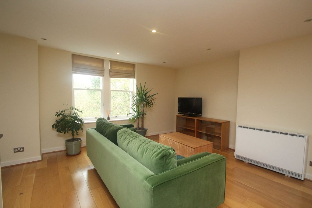 Property photo 2 of 9 Picture No. 10