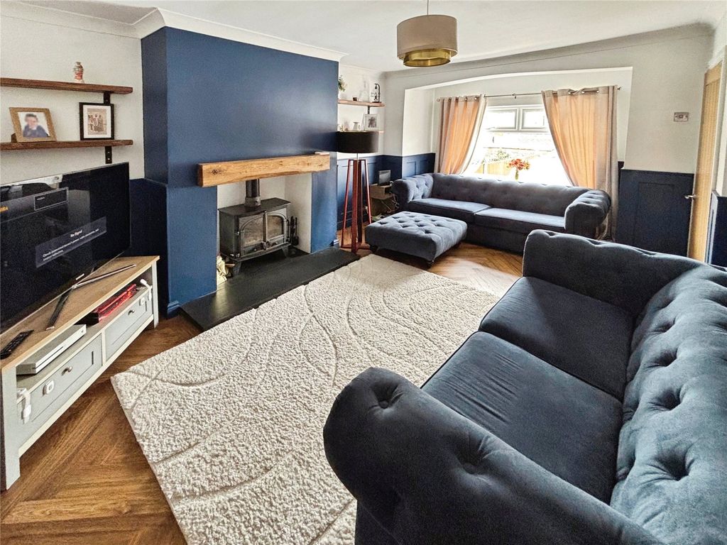 Property photo 2 of 25 Lounge