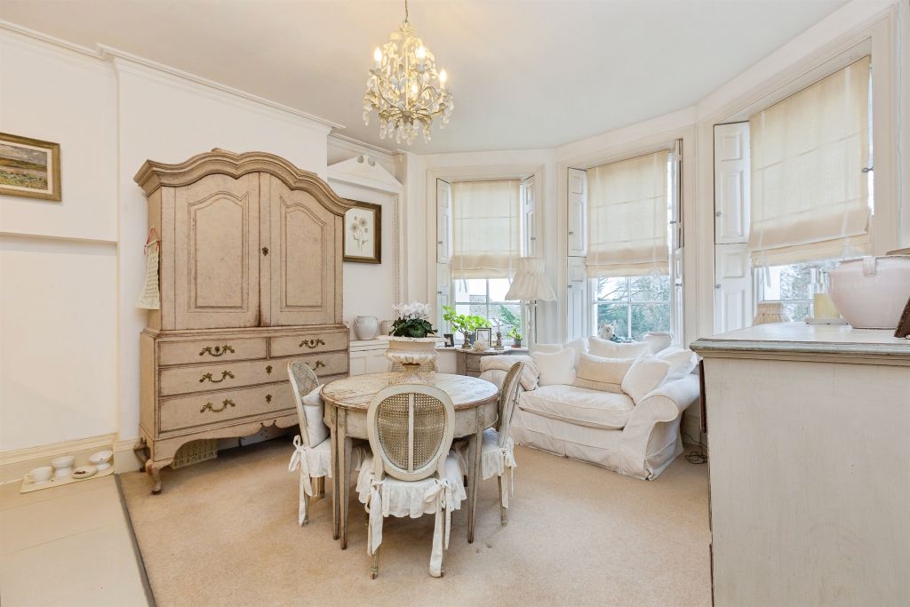 Property photo 2 of 48