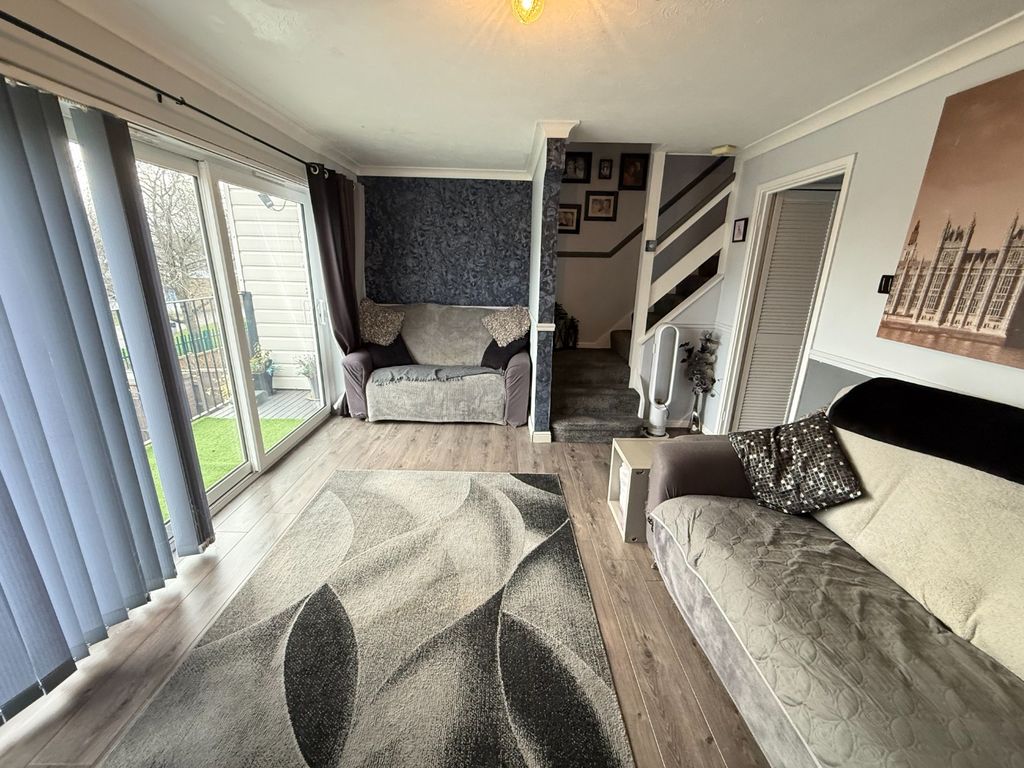 Property photo 3 of 15 4735044