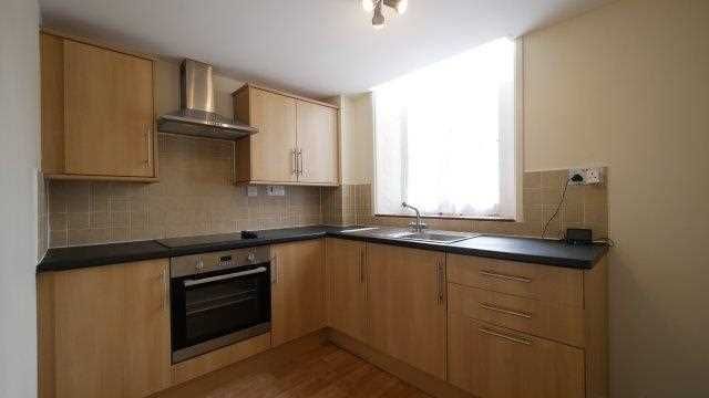 Property photo 3 of 10 Kitchen