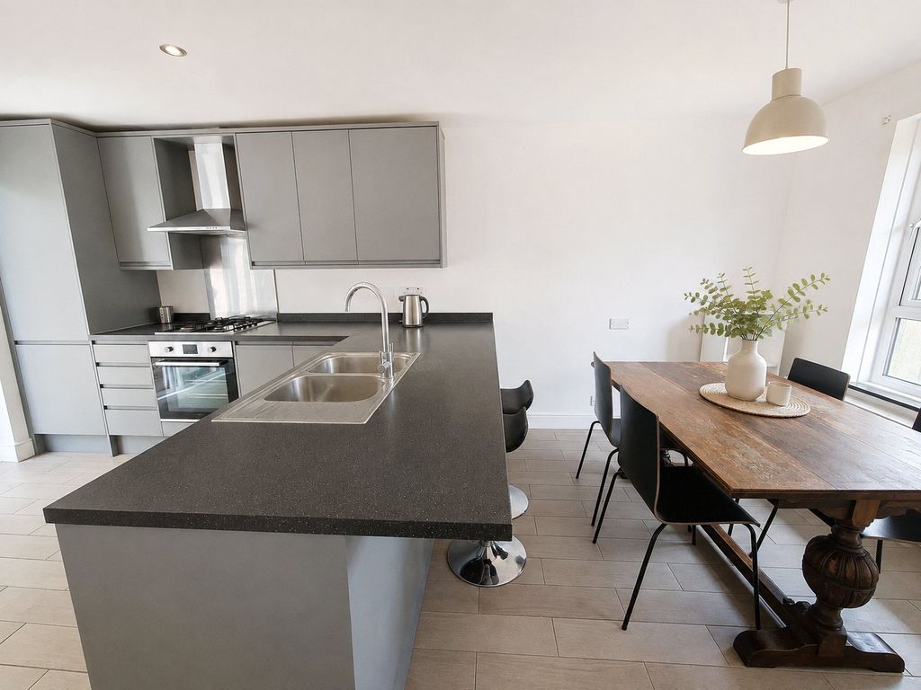 Property photo 3 of 9 Reception/Kitchen