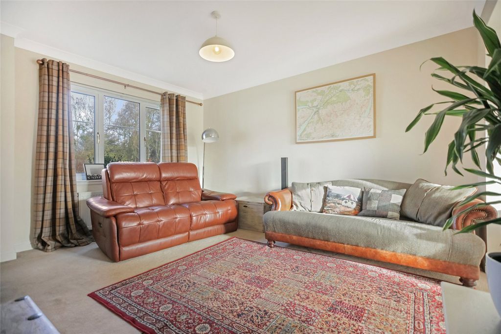 Property photo 2 of 23 Living Room