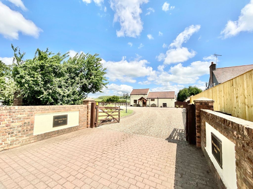 Property photo 1 of 39