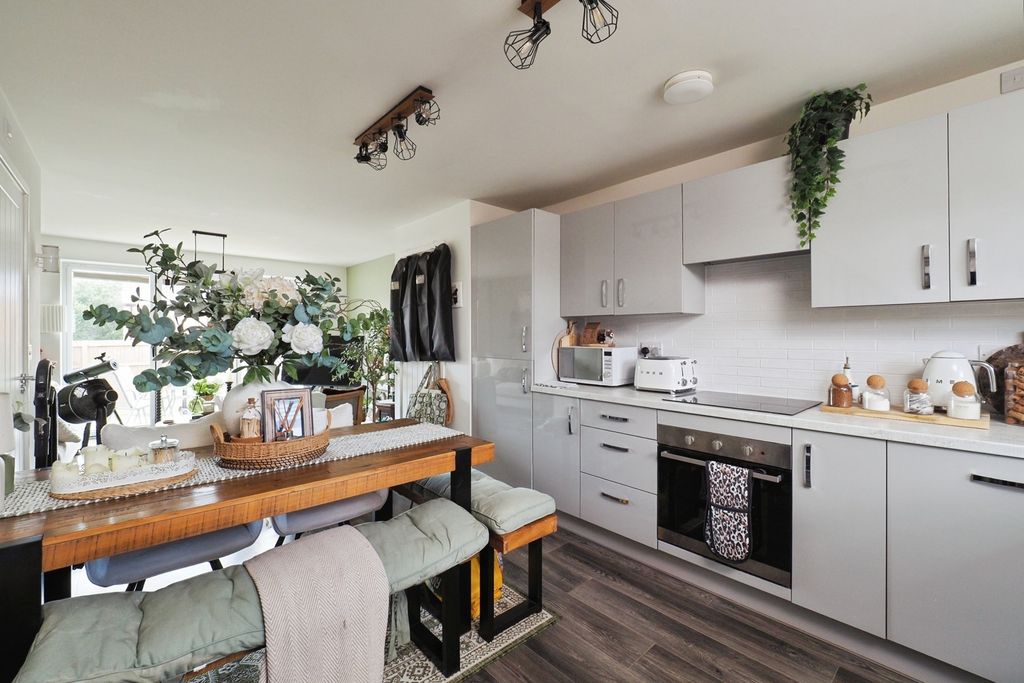Property photo 2 of 14 Pbox-Img.Jpg