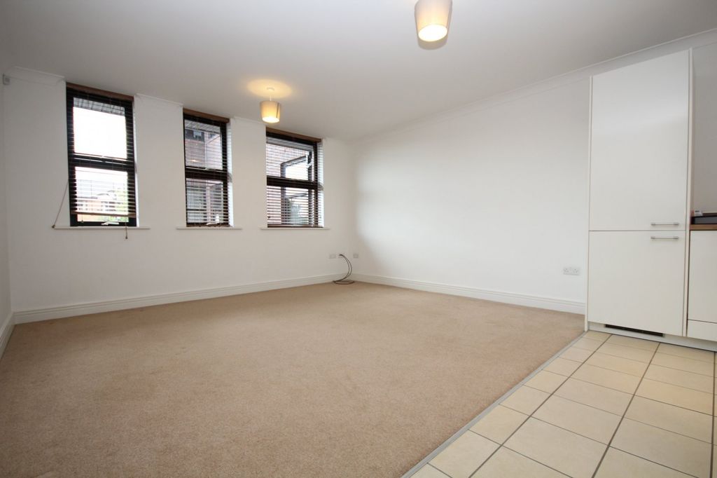 Property photo 3 of 6 Living Room