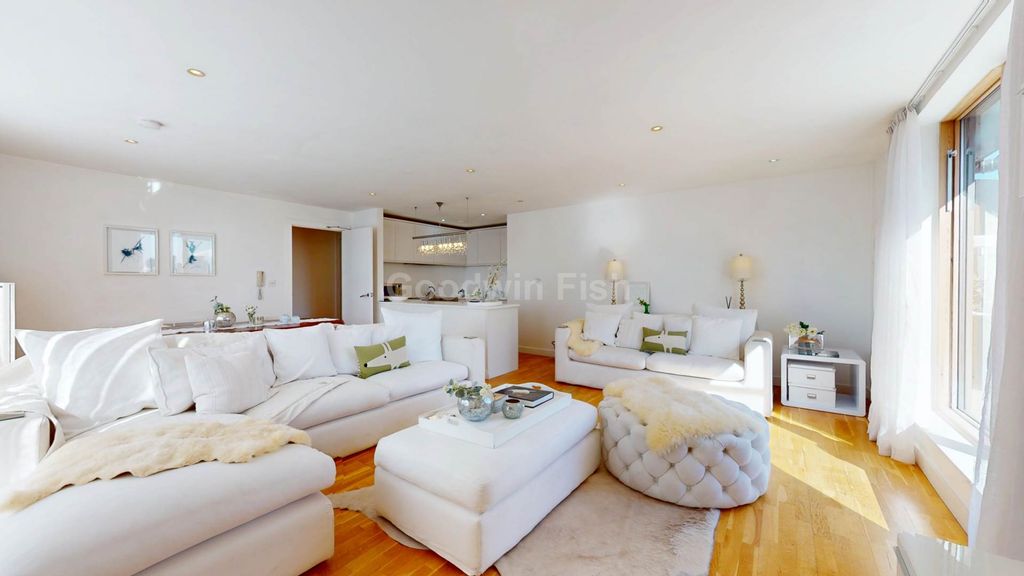 Property photo 2 of 23