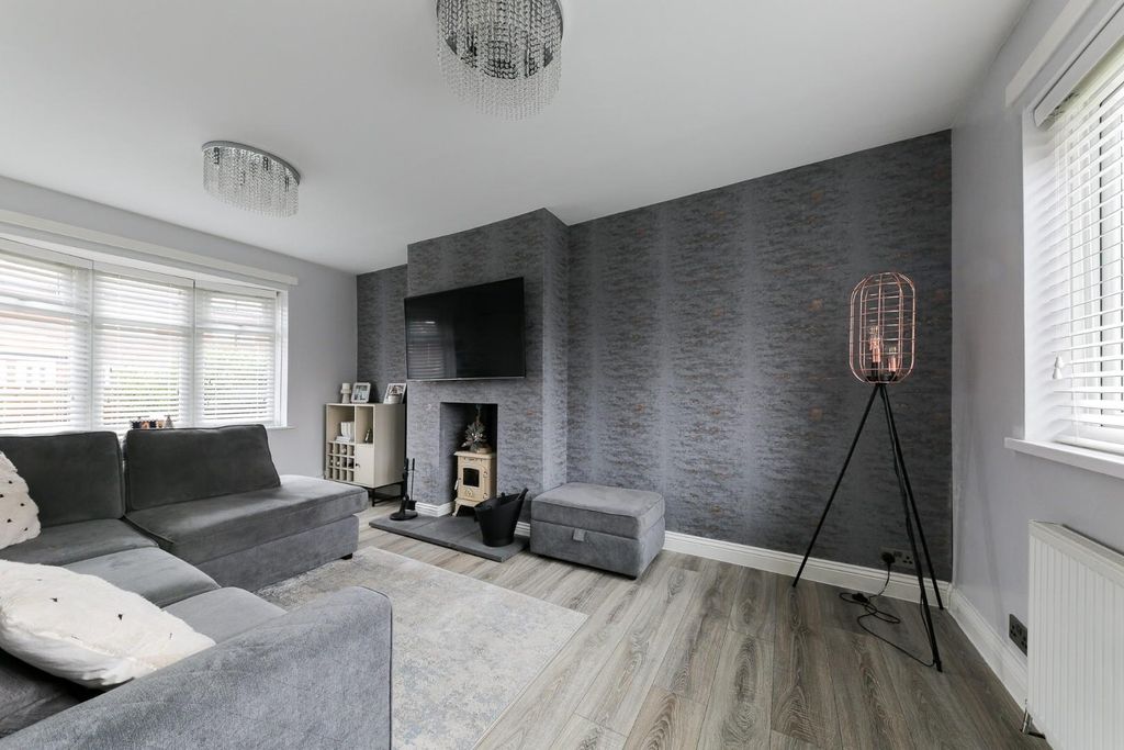 Property photo 2 of 15 Sitting Room.Jpg