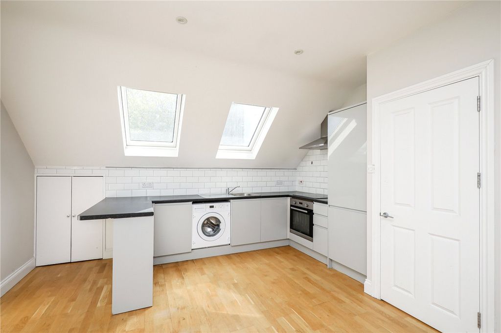 Property photo 3 of 15 Picture No. 14