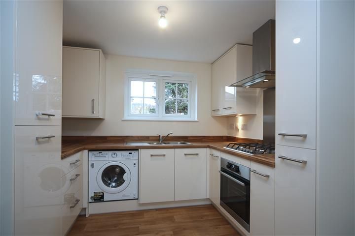 Property photo 2 of 6 Kitchen