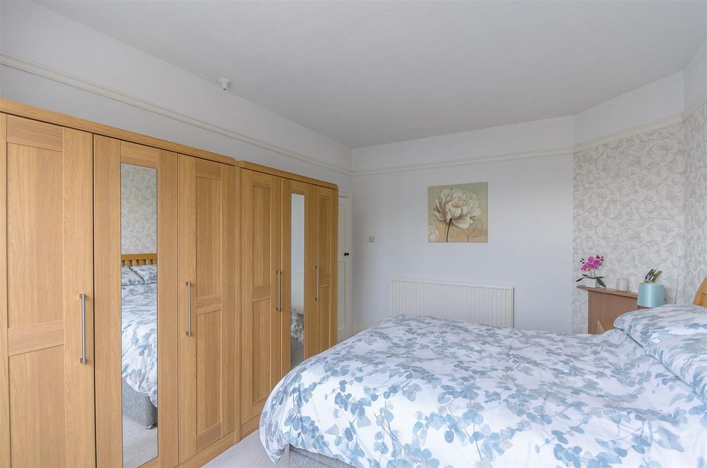 Property photo 3 of 26