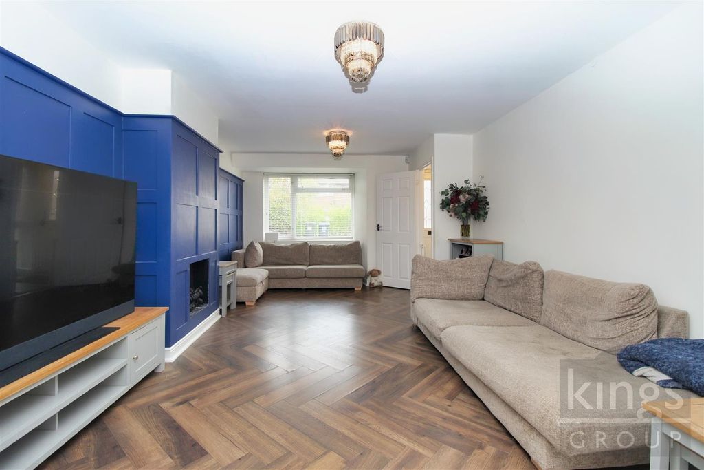 Property photo 2 of 13