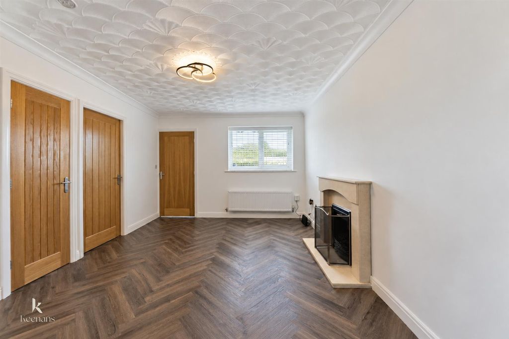 Property photo 2 of 14 .-454.Jpg