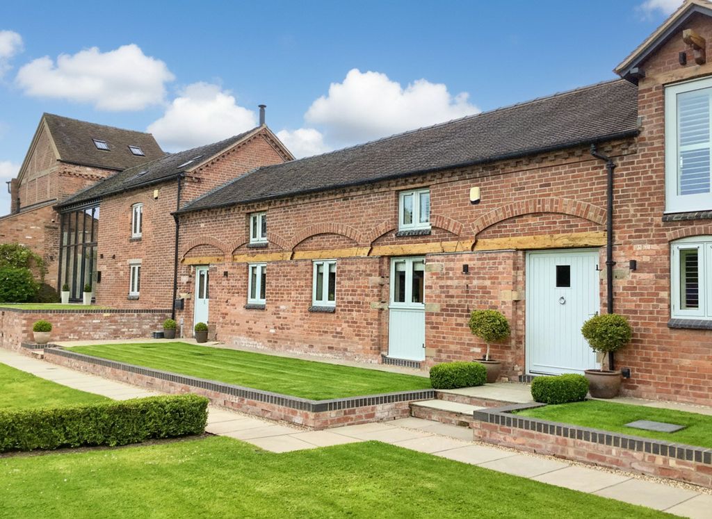 Property photo 1 of 27