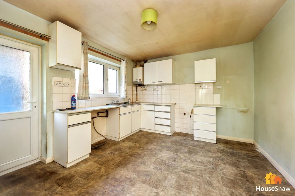 Property photo 3 of 16