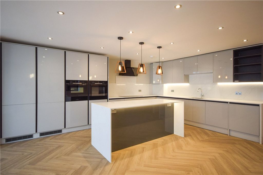 Property photo 3 of 14 Picture No. 06