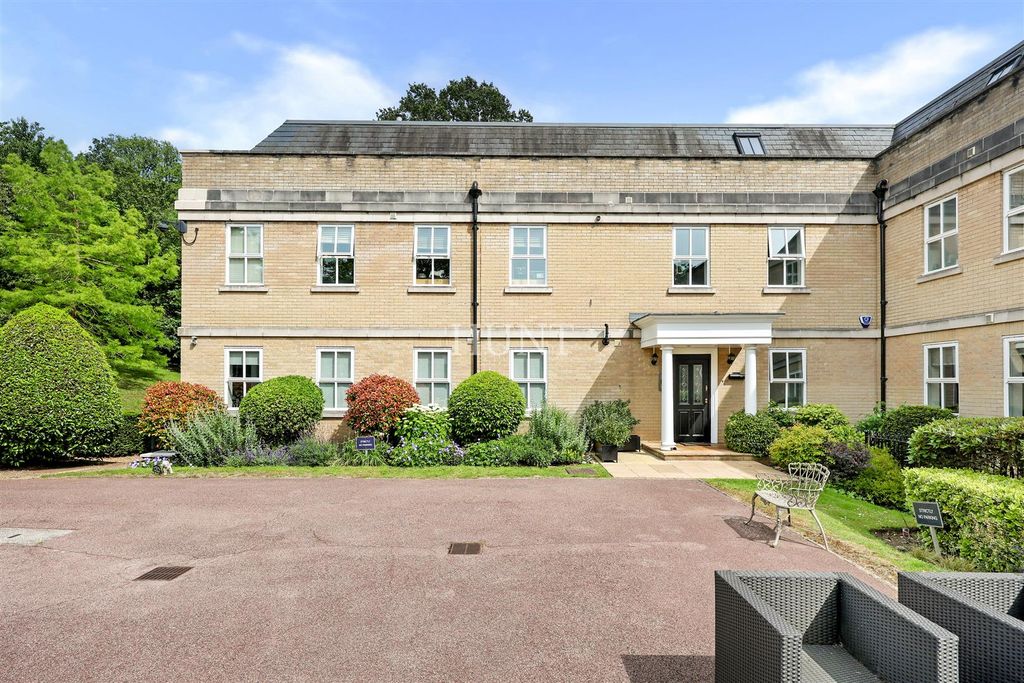 Additional image 34 of 4 bed flat for saleRegents Drive, Repton Park, Woodford Green, Essex IG8
